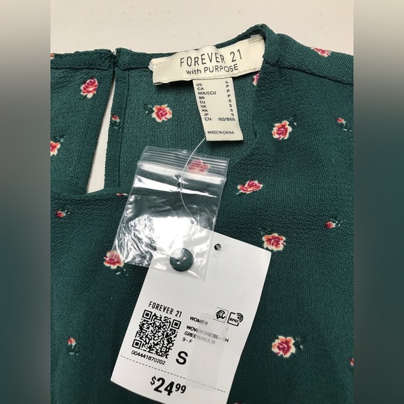 Forever 21 Green Ruffles Hem - Picture 10 of 12